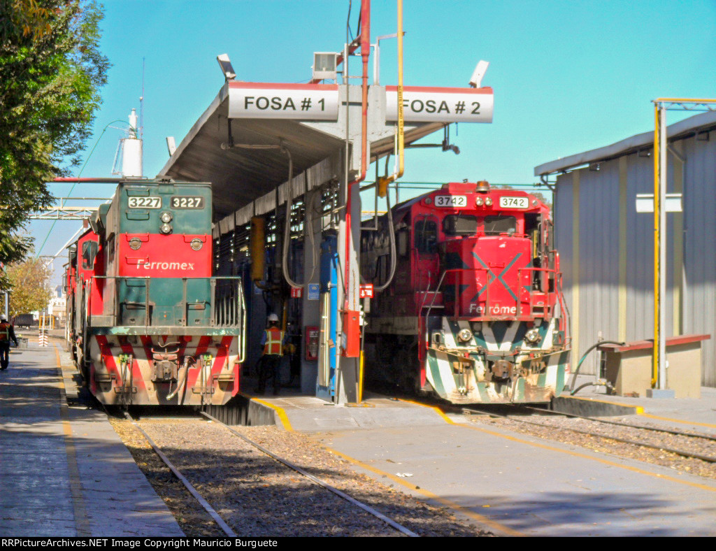 FXE SD40-2 and a Super 7 Locomotives in the yard